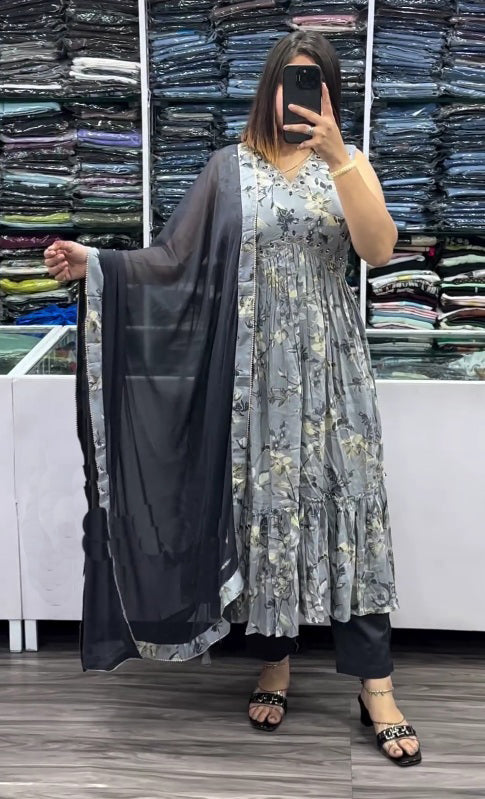 Women's Pure Cotton Grey Pleated Straight Printed Kurta and Trousers with Dupatta